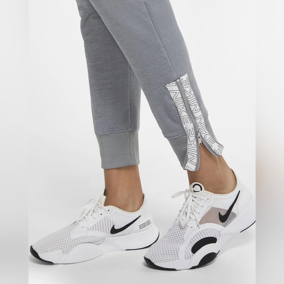 Nike Therma Fleece Dri Fit Joggers Size Small - Picture 5 of 16